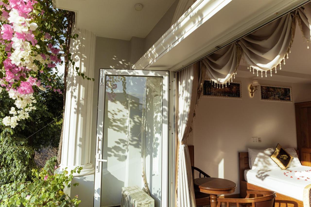 Window 1 Hotel Kon Tum Экстерьер фото