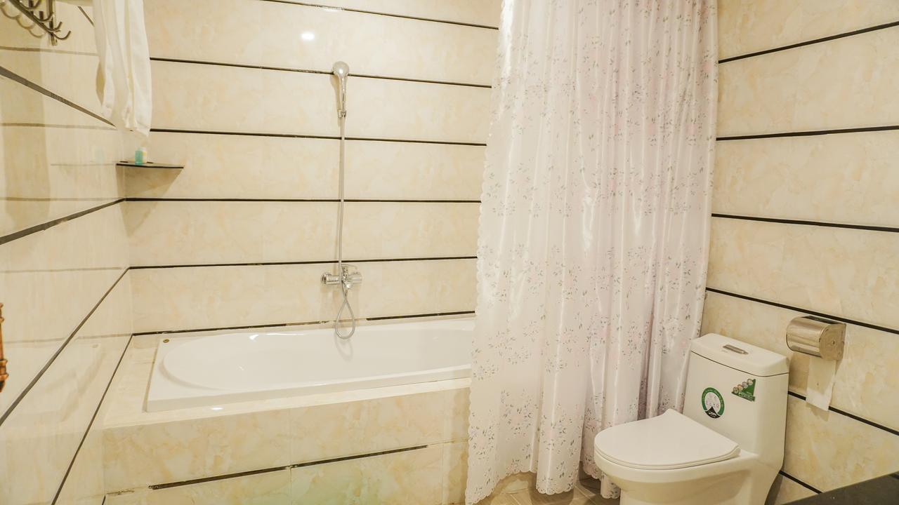 Window 1 Hotel Kon Tum Экстерьер фото