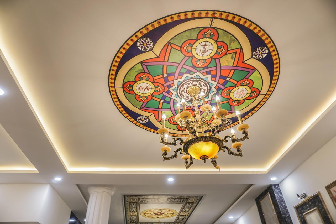 Window 1 Hotel Kon Tum Экстерьер фото